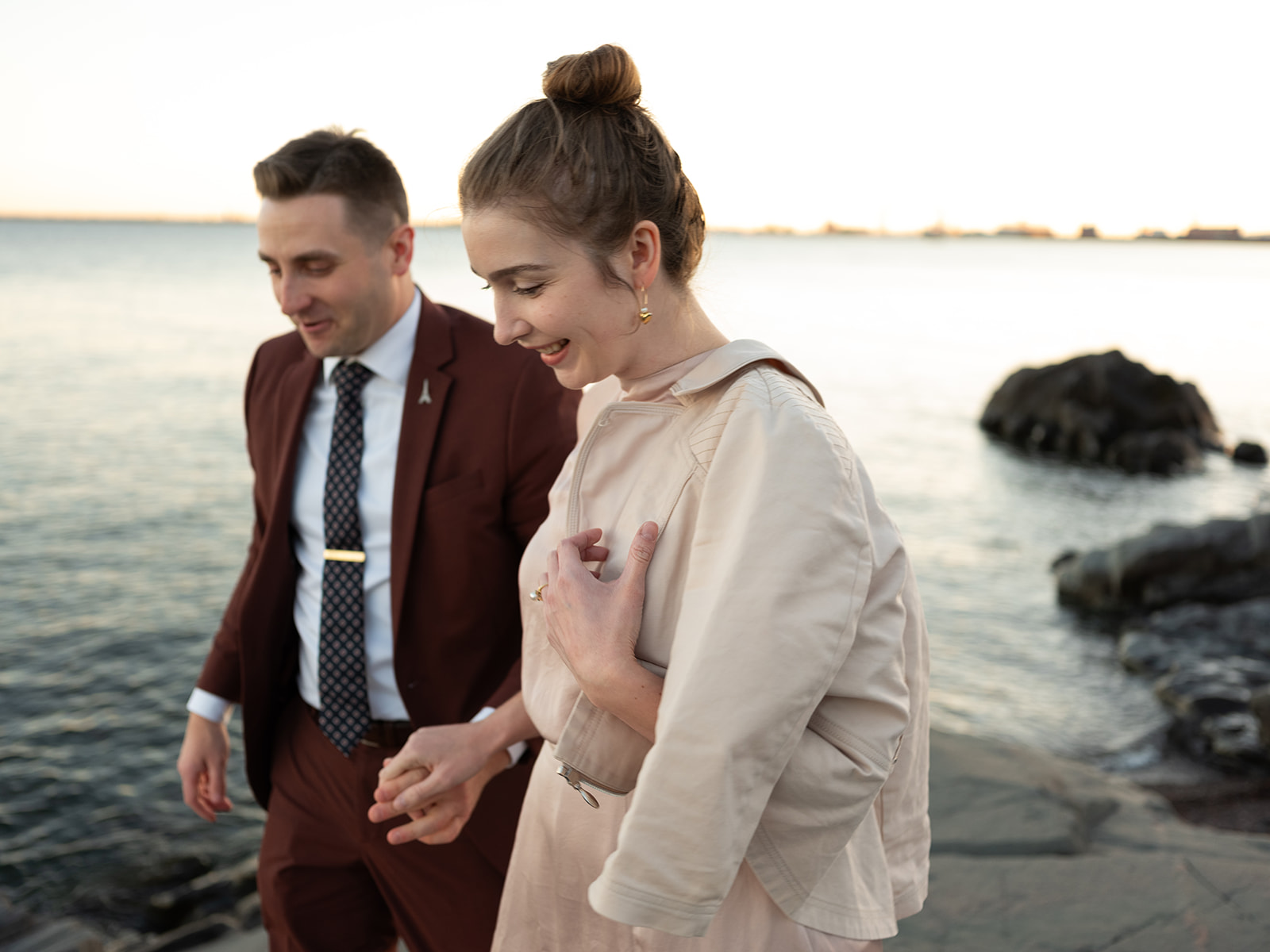 Duluth, MN Engagement Photos taken on the shore of Lake Superior