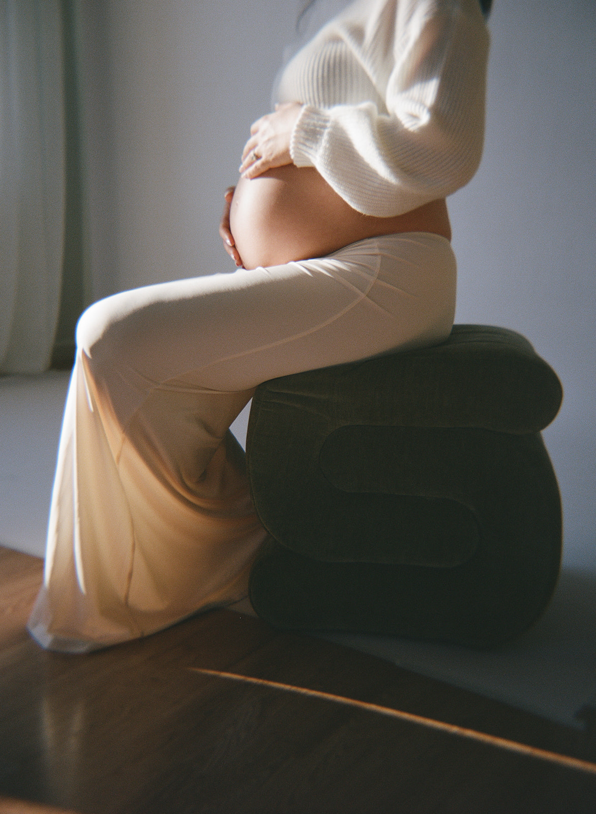 Film Maternity Photographer