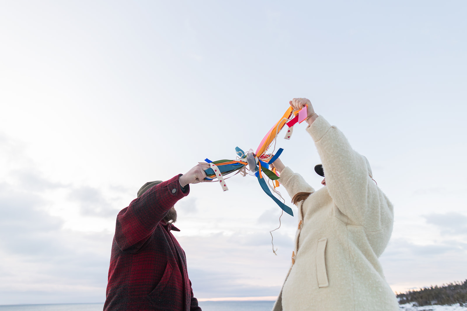 hand fasting wedding ceremony on the north shore in beaver Bay