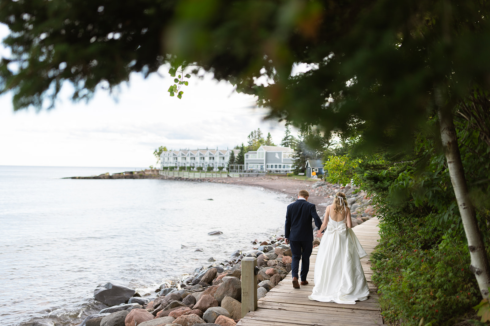 Lake Superior wedding at Bluefin Bay